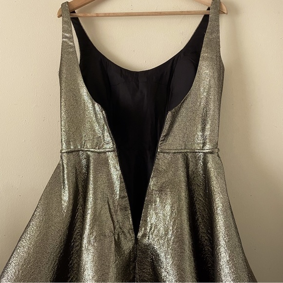LA FEMME Metallic Fit & Flare Cocktail Dress Size 8 - Picture 11 of 13